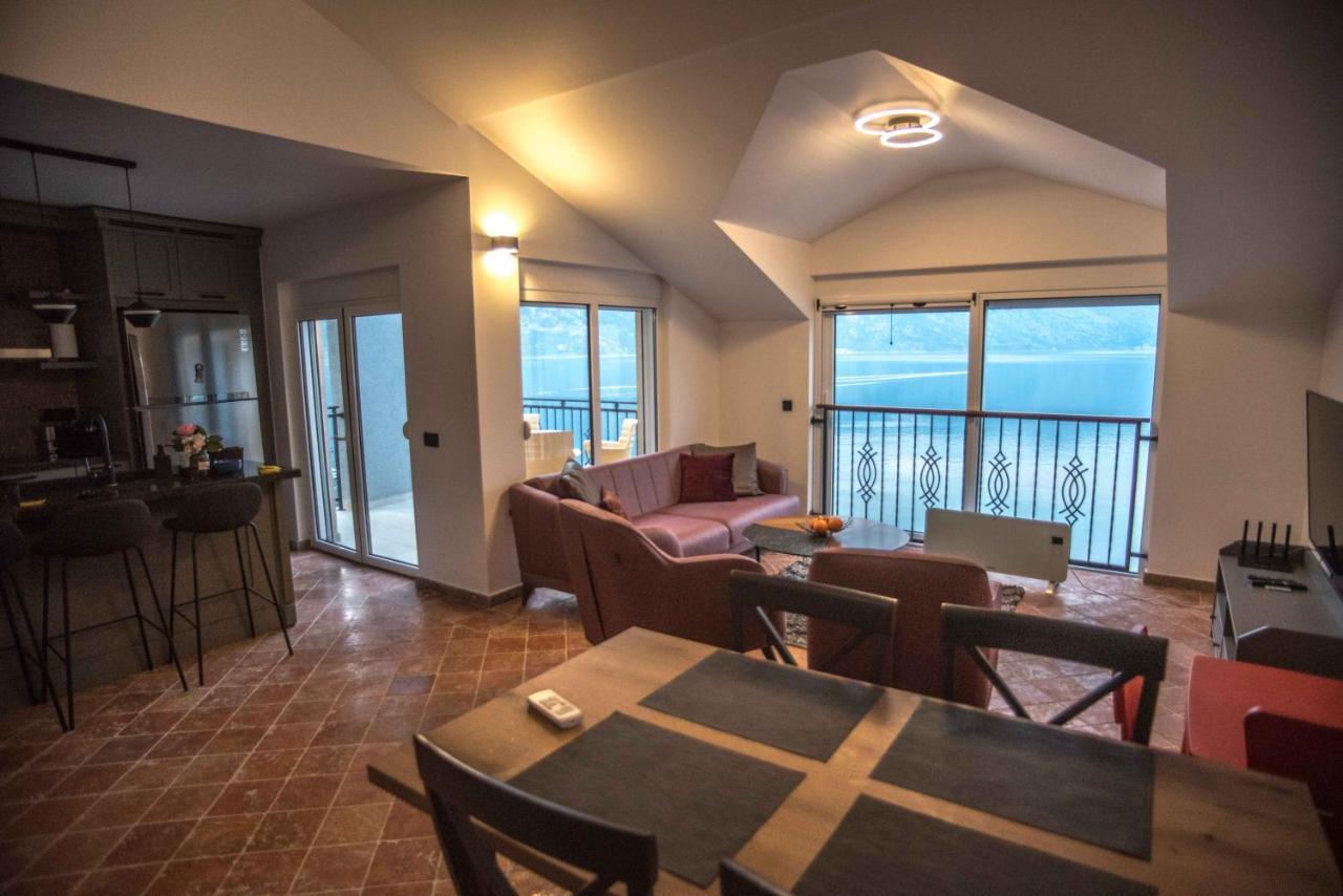 Modern Waterfront 3-Bed Apartment Donja Kostanjica Exterior photo