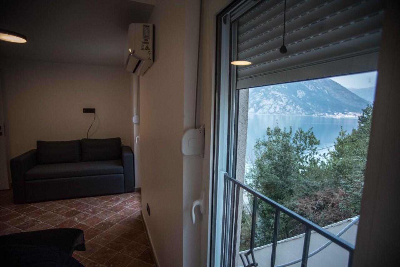 Modern Waterfront 3-Bed Apartment Donja Kostanjica Exterior photo